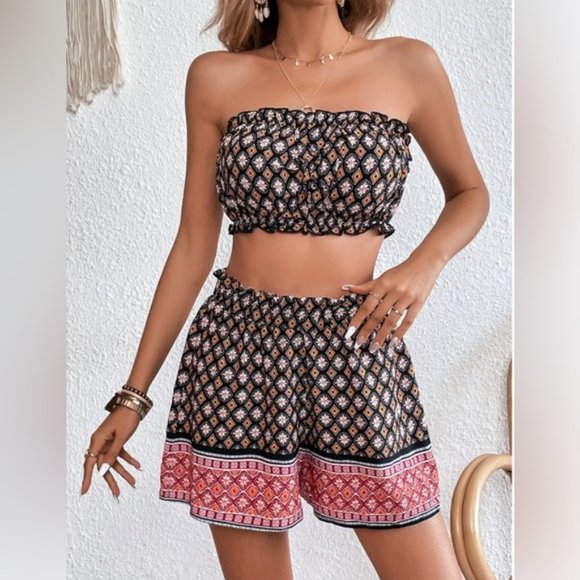 Floral & Geo Print Tube Top & Shorts 2 Pc Set - Picture 2 of 9